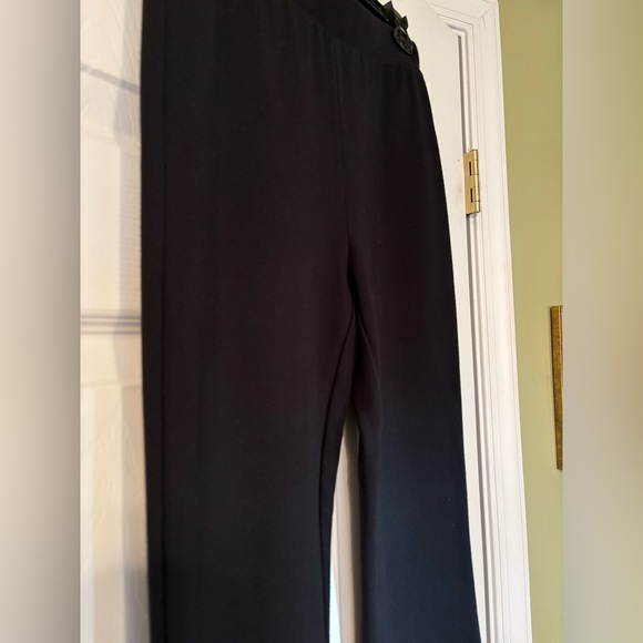 Marine Layer Black Kick Flare Pull On Cropped Pants Size M Like New - Picture 3 of 9